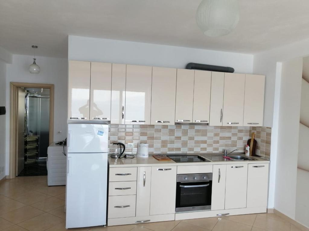 Bilal Golemi Sea View Apartment Sarandë Esterno foto